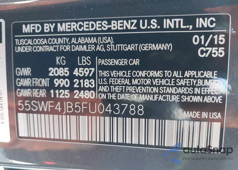 2015 Mercedes-Benz C 300 Sport z USA, uszkodzony, nr VIN 55SWF4JB5FU043788